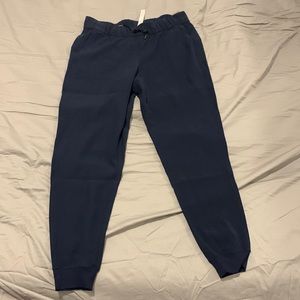 Lululemon On the Fly Jogger Woven